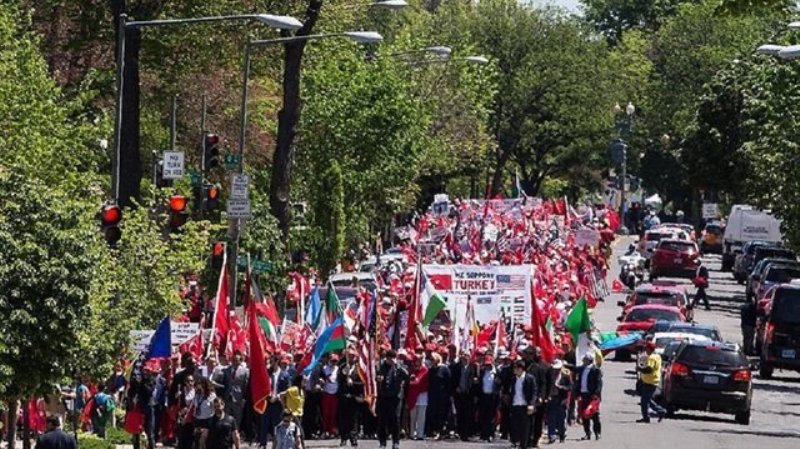 Τούρκοι και μουσουλμάνοι διαδήλωσαν στην Ουάσινγκτον κατά των…Αρμενίων - Media