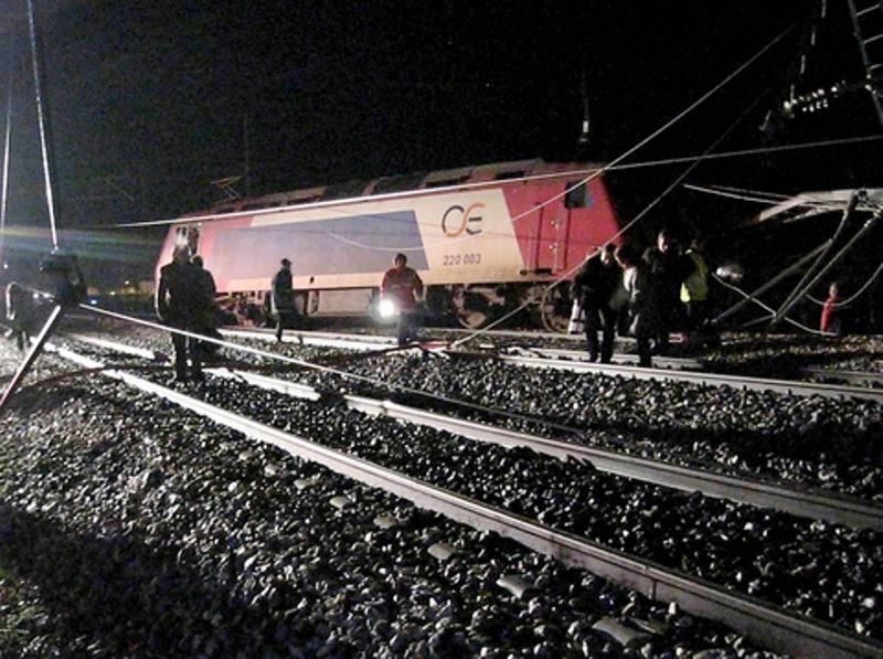 Εκτροχιάστηκε τρένο με 450 επιβάτες στο Λιανοκλάδι - Δεν τραυματίστηκε κανείς - Media