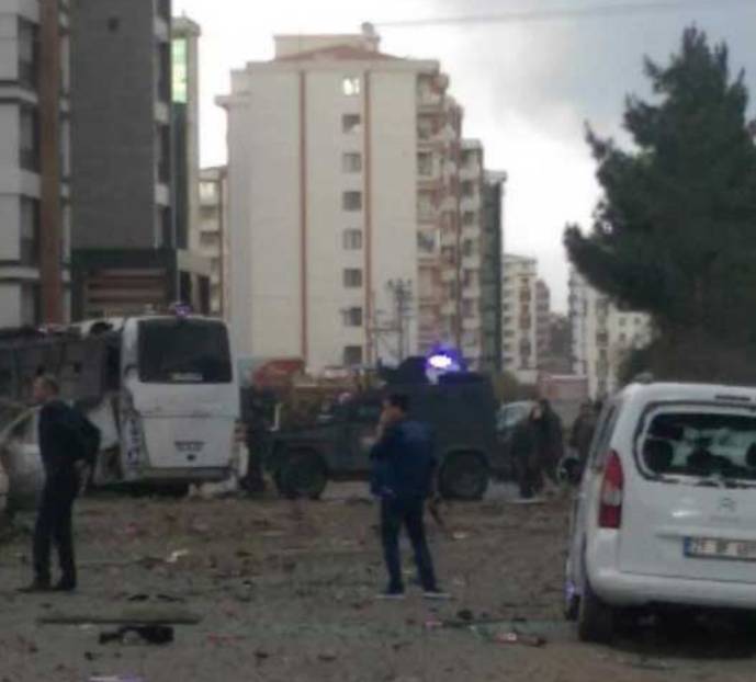 Και νέα έκρηξη βόμβας στην Τουρκία - Νεκροί 6 ένστολοι - Media