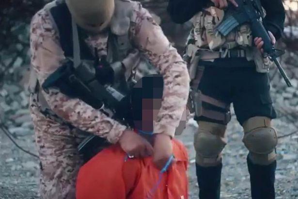 Ατελείωτη βαρβαρότητα από τον ISIS - Εκτέλεση κρατούμενου με κολιέ από εκρηκτικά (Photos) - Media