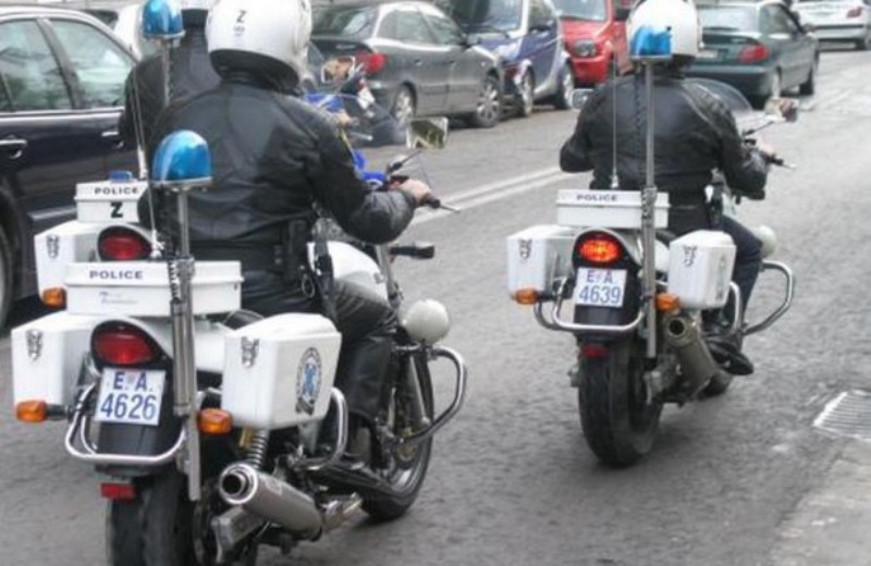 Έκαψαν μηχανή της ομάδας «Ζ» τη νύχτα στα Πετράλωνα - Media