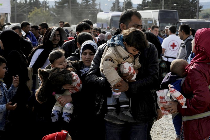 Λύση για το προσφυγικό χωρίς την Τουρκία αναζητά η ΕΕ - Κίνδυνος εγκλωβισμού προσφύγων στα νησιά - Media