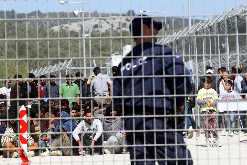 Λέσβος: Διαδήλωση προσφύγων - Ζητούν να τους επιτραπεί να φύγουν από το νησί - Media