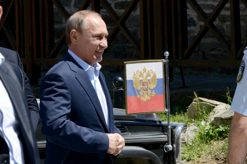 Καρέ-καρέ η επίσκεψη Πούτιν στο Άγιον Όρος: Λαμπρή υποδοχή και δρακόντεια μέτρα ασφάλειας (Photos) - Media