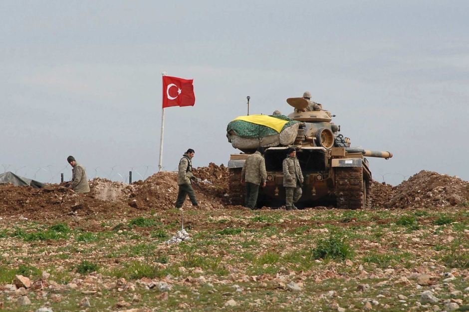 Οι Τούρκοι βομβαρδίζουν τη Συρία - Media