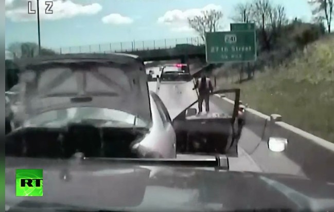 Δεν θα πιστεύετε τι έκανε όταν τη σταμάτησαν για υπερβολική ταχύτητα (Video) - Media