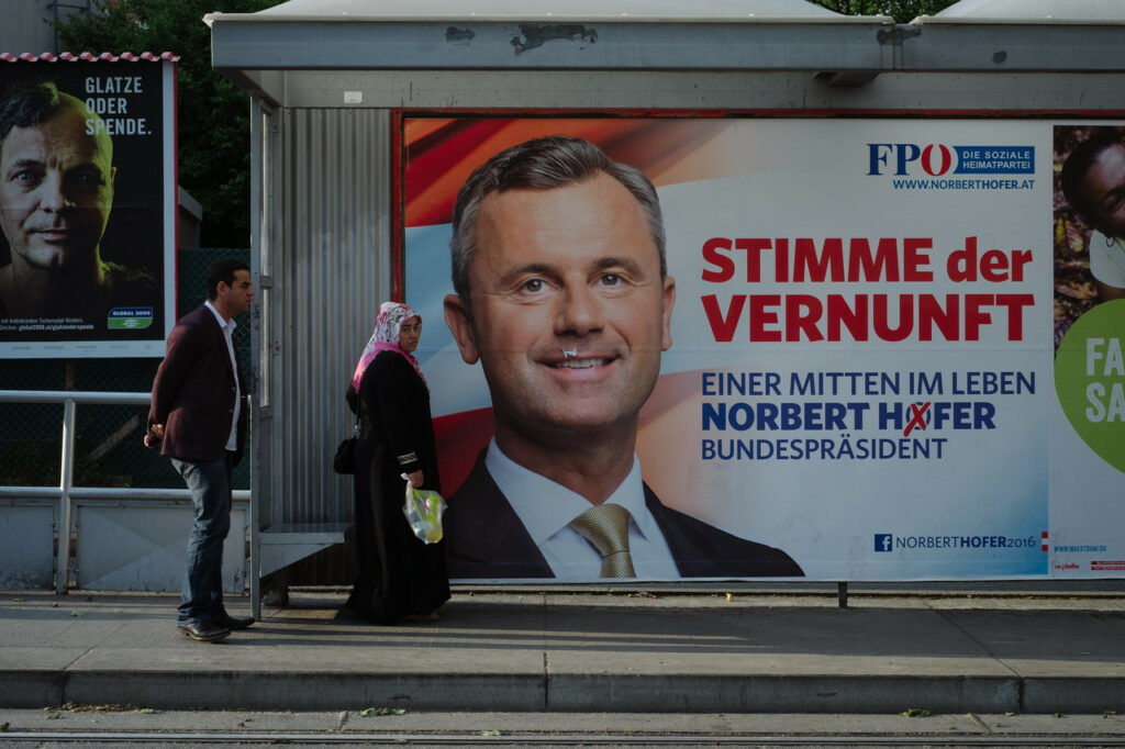 Πάνω από την Ευρώπη η ενοχλητική σκιά των ακροδεξιών λεγεώνων - Media