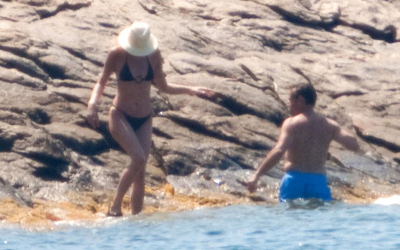 Ποια, καλλονή, σύζυγος πρώην Προέδρου, έχει για πατέρα τον (τότε)19χρονο εραστή της μητέρας της;  - Media