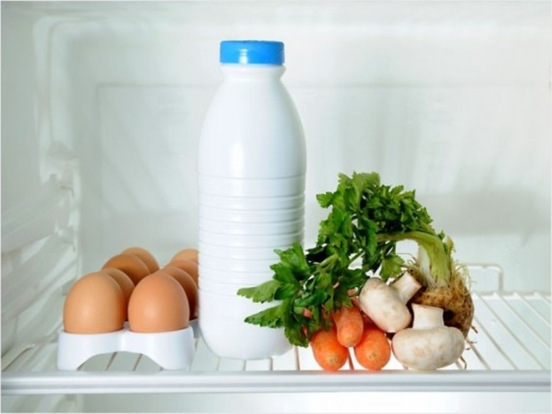 Δείτε σε ποιο μέρος του ψυγείου δεν πρέπει να τοποθετείτε ποτέ το γάλα - Media