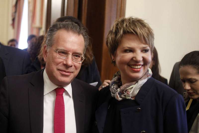 Ο πόλεμος των hashtag Γεροβασίλη-Κουμουτσάκου - Media