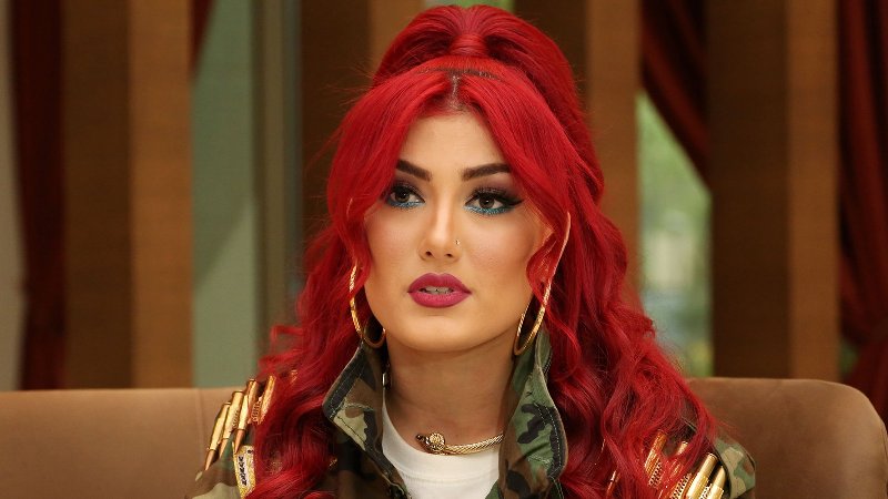 Η Ιρανή Μπιγιονσέ που κρατά όπλο και πολεμά τον ISIS (Photos- Videos) - Media