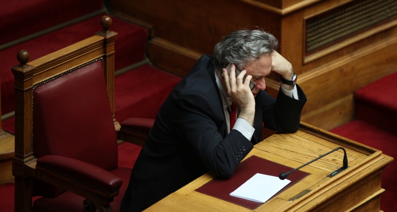 Τροπολογία Κατρούγκαλου για Κοινωνικό Εισόδημα Αλληλεγγύης και ΕΚΑΣ - Media