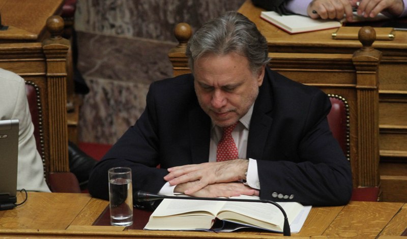 «Κράξιμο» σε Κατρούγκαλο και από ΣΥΡΙΖΑίους: Ψηφίζετε μνημόνια που δεν έχει ψηφίσει ούτε η Δεξιά (Video) - Media