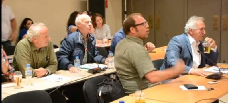 Κεφαλονιά: Χάος στο δημοτικό συμβούλιο- Σύμβουλοι χτυπούν τα χέρια τους στα γραφεία για να μην ακουστούν οι ομιλητές (Video) - Media
