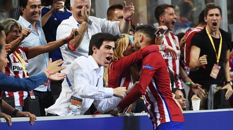 Ο διαγωνισμός ομορφιάς «Μις Χίτλερ» παύει ύστερα από τη θύελλα διαμαρτυριών (Photos)   - Media Gallery 3