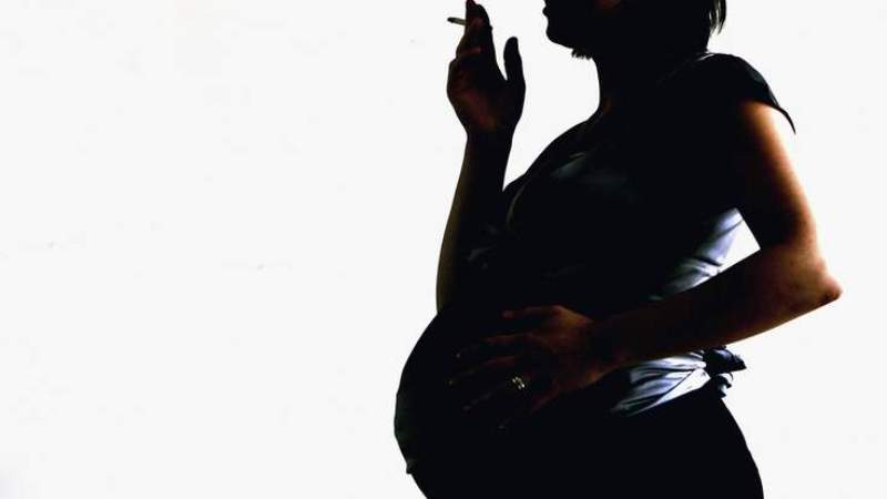 Το κάπνισμα κατά τη διάρκεια της εγκυμοσύνης αυξάνει σημαντικά τον κίνδυνο για εκδήλωση σχιζοφρένειας στο έμβρυο - Media