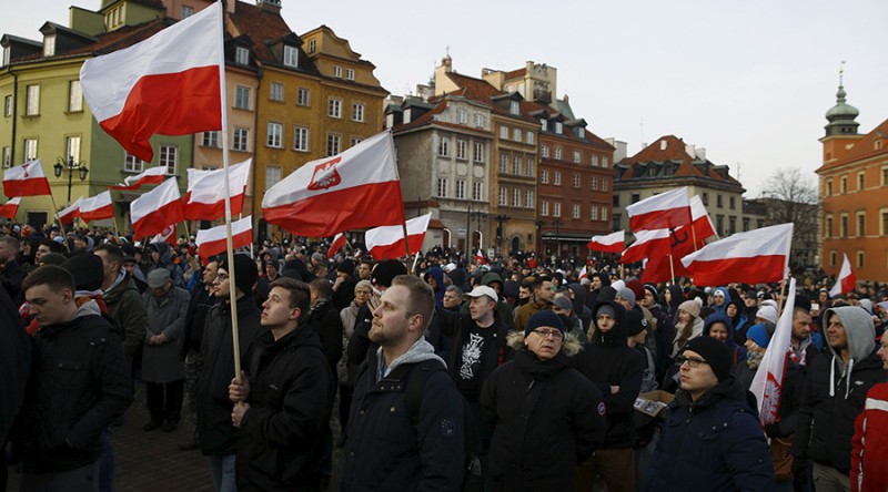 Καζίνσκι: Η Πολωνία δεν δέχεται κανέναν πρόσφυγα στα εδάφη της λόγω τρομοκρατικής απειλής - Media