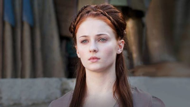 Game of Thrones: Τα βάσανα της έφηβης Σάνσα Σταρκ (Photos) - Media