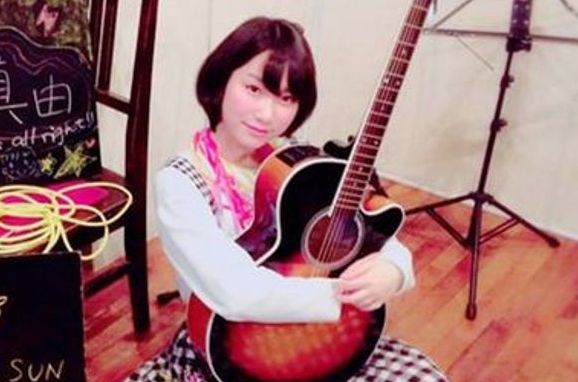 Ιαπωνία: Φανατικός θαυμαστής μαχαίρωσε την αγαπημένη του τραγουδίστρια γιατί αρνήθηκε δώρο του  - Media