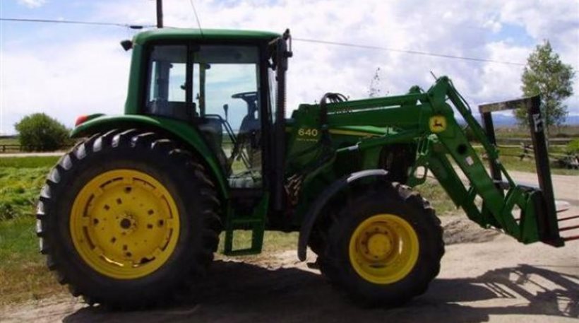 Νεκρός 61χρονος αγρότης στην Κρήτη - Καταπλακώθηκε από το τρακτέρ του - Media