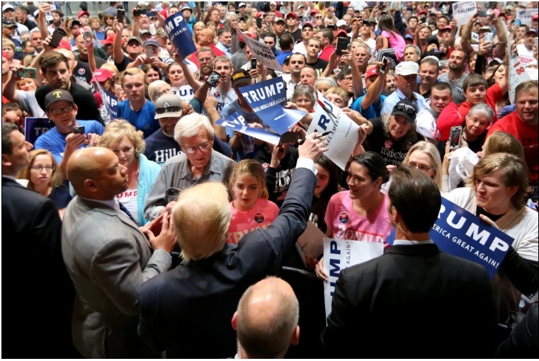 Ο φασισμός χτυπάει την πόρτα των ΗΠΑ - Γιατί ο Τραμπ είναι επικίνδυνος - Media