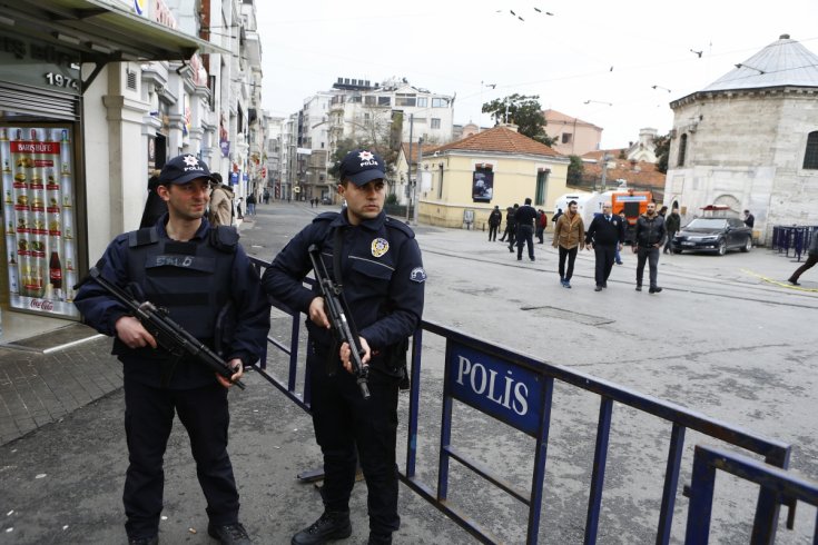 Έκρηξη αυτοκινήτου στην Κωνσταντινούπολη - Τουλάχιστον 8 τραυματίες - Media