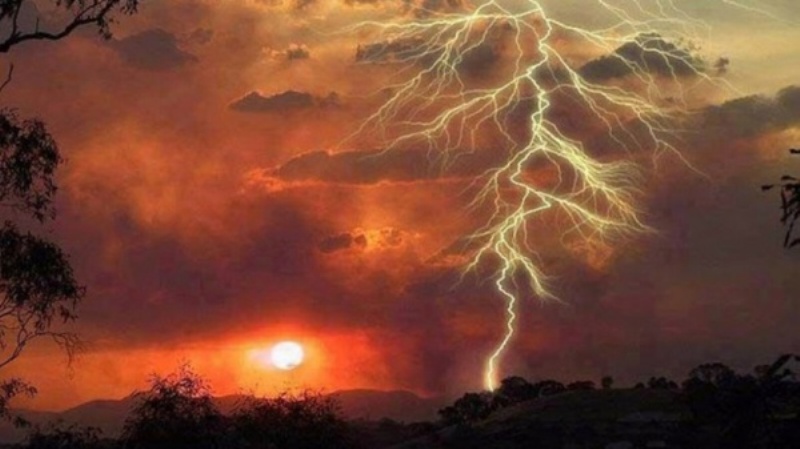 Το μέρος που «οργιάζουν» οι αστραπές (Photos) - Media