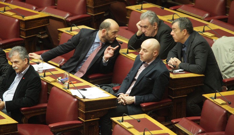 Ποιος βουλευτής του Ποταμιού πρωταγωνιστεί στο θέατρο; (Videos) - Media