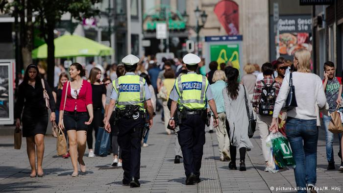 Τρεις συλλήψεις για τρομοκρατία στη Γερμανία - Σχεδίαζαν μακελειό με όσο το δυνατόν περισσότερα θύματα - Media