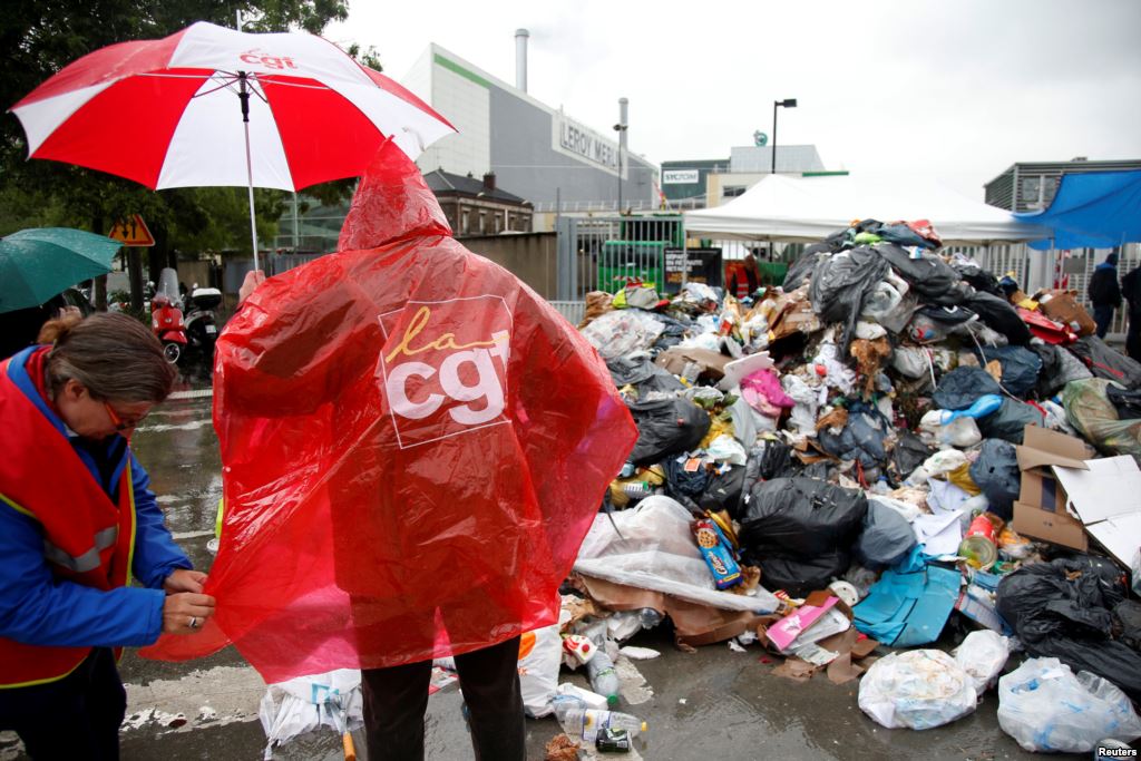 Παρίσι κατά απεργών με φόντο το Euro 2016: Τα συνδικάτα θέλουν να χαλάσουν τη γιορτή - Media