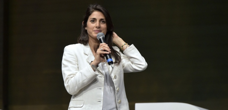 Ξανά στις κάλπες οι Ιταλοί - Το παρελθόν στα «συν» της υποψήφιας του Μπέμπε Γκρίλο  - Media