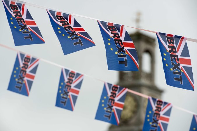 Oι Ευρωπαίοι πολίτες, εκτός από τους Γάλλους, θέλουν τη Βρετανία στην ΕΕ - Media