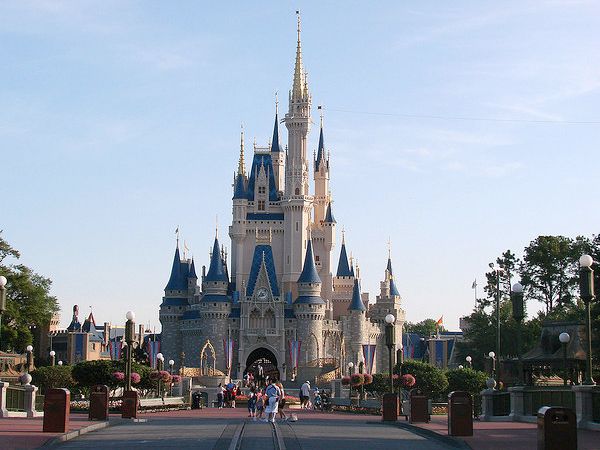 Συναγερμός στην Disney μετά το μακελειό στο Ορλάντο - Όλα τα δρακόντεια μέτρα ασφαλείας για είσοδο στα πάρκα αναψυχής της - Media