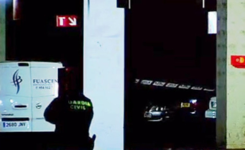 Σκότωσε την κοπέλα του γιατί έχασαν την πτήση - Media