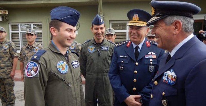 Η φωτογραφία του Έλληνα Α/ΓΕΑ με τους Τούρκους πιλότους που, αναχαιτίζουμε κάθε μέρα στο Αιγαίο - Media