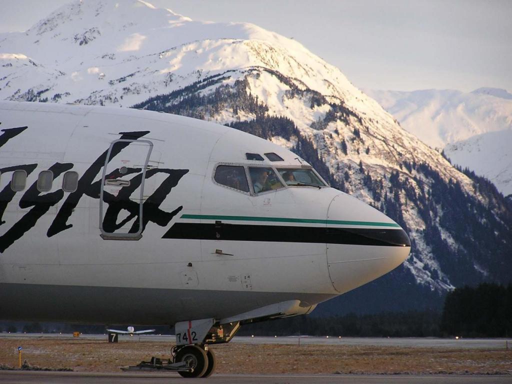 Χαμός σε αεροπλάνο όταν άνδρας προσπάθησε να φιλήσει 16χρονη που κοιμόταν - Media