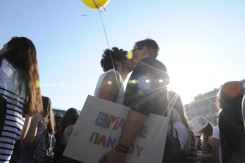 Η Αθήνα γεμάτη χρώματα: Athens Gay Pride 2016 (Photos) - Media