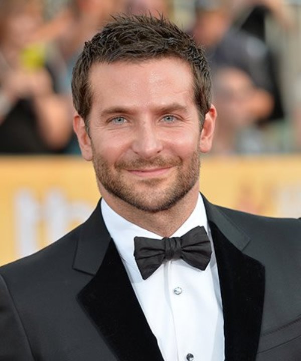 Bradley Cooper: Βόλτα με την ..."σκύλα" του! (Video + Photos) - Media