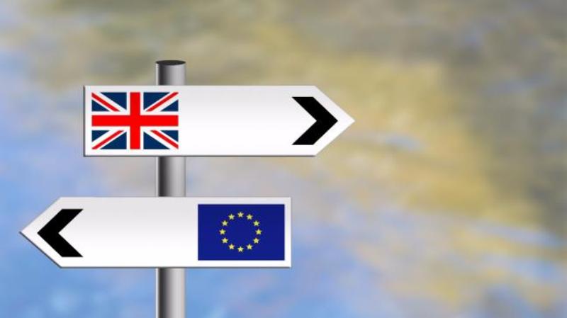 S&P: Υποβάθμιση του αξιόχρεου της Βρετανίας σε περίπτωση Brexit - Media