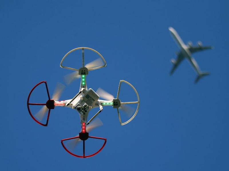 Παραλίγο σύγκρουση αεροπλάνου με… drone - Media