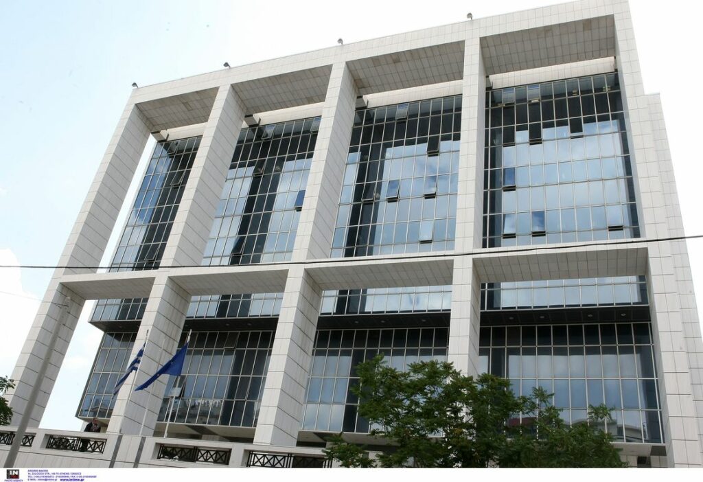 Πυροβολισμοί έξω από το Εφετείο - Media