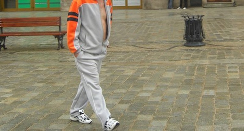 Τους αρνήθηκαν υπηκοότητα γιατι... φόραγαν φόρμες - Media