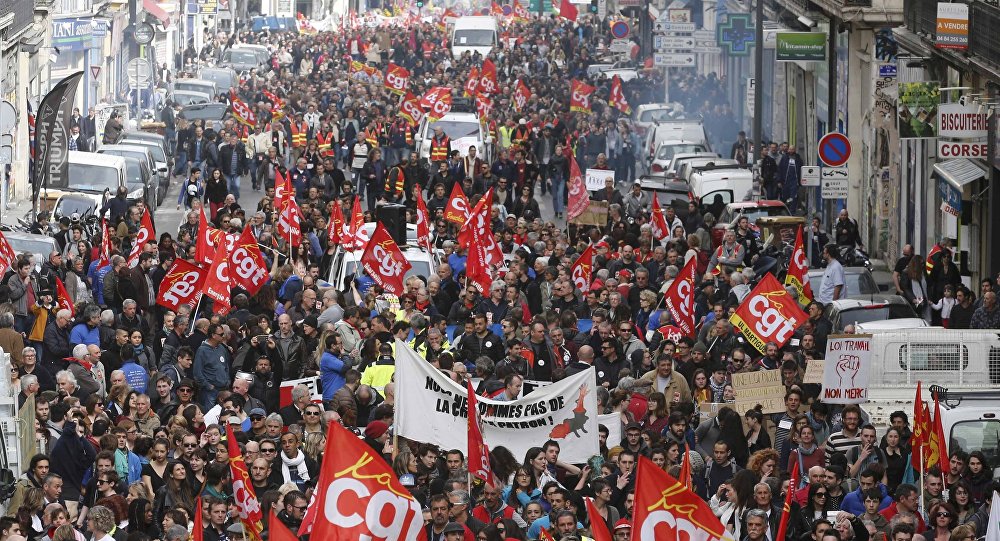 Η γαλλική κυβέρνηση απαγορεύει τις διαδηλώσεις - Media