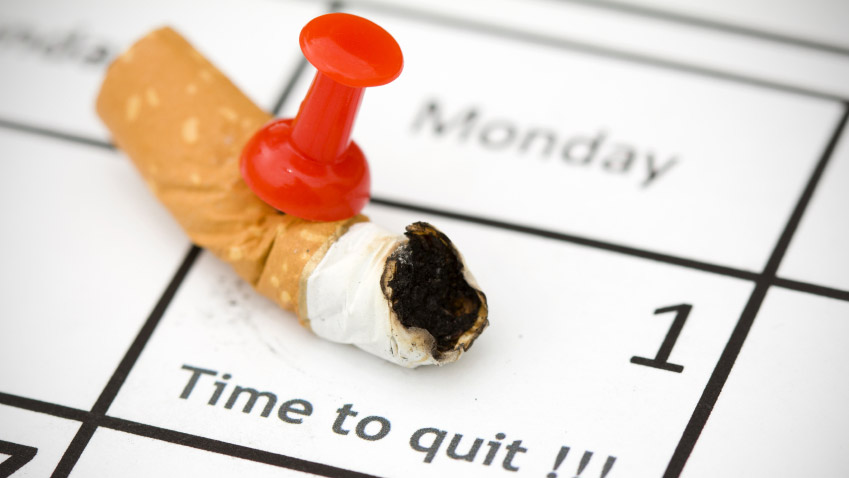 Οι Έλληνες σβήνουν το τσιγάρο - Media