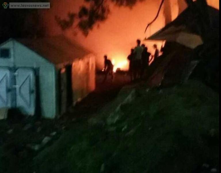 Συμπλοκές, φωτιές και τραυματισμοί τη νύχτα στο hot spot της Μόριας (Videos) - Media