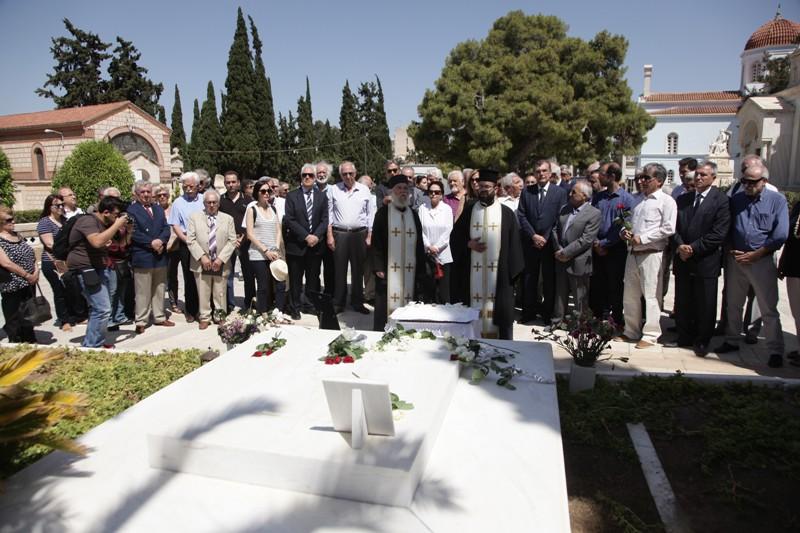 Ποιοι τίμησαν τον Ανδρέα Παπανδρέου (Photos) - Media