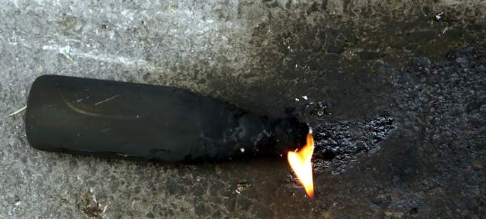 Επίθεση με μολότοφ σε διμοιρία των ΜΑΤ - Κοντά στα γραφεία του ΠΑΣΟΚ στην Χαρ. Τρικούπη   - Media