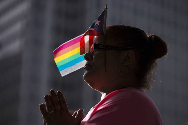 Συγκλονιστικές μαρτυρίες από τους επιζήσαντες του μακελειού στο Ορλάντο - Media