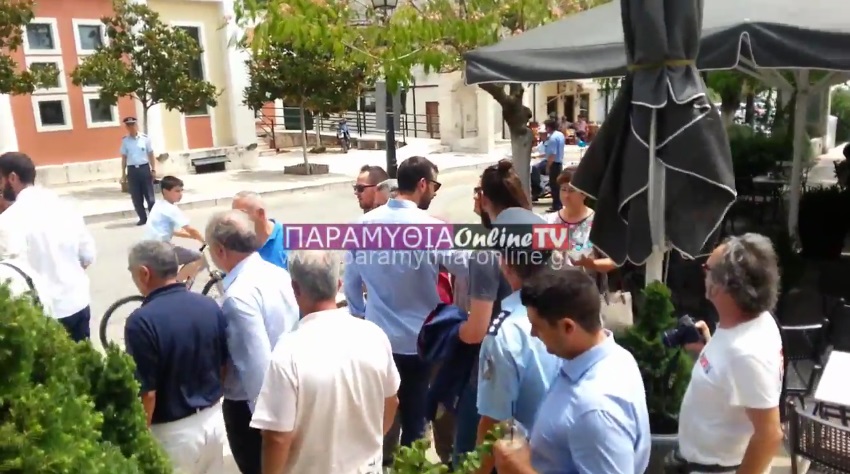 «Γιούχα» σε υφυπουργό στην Παραμυθιά (Video) - Media