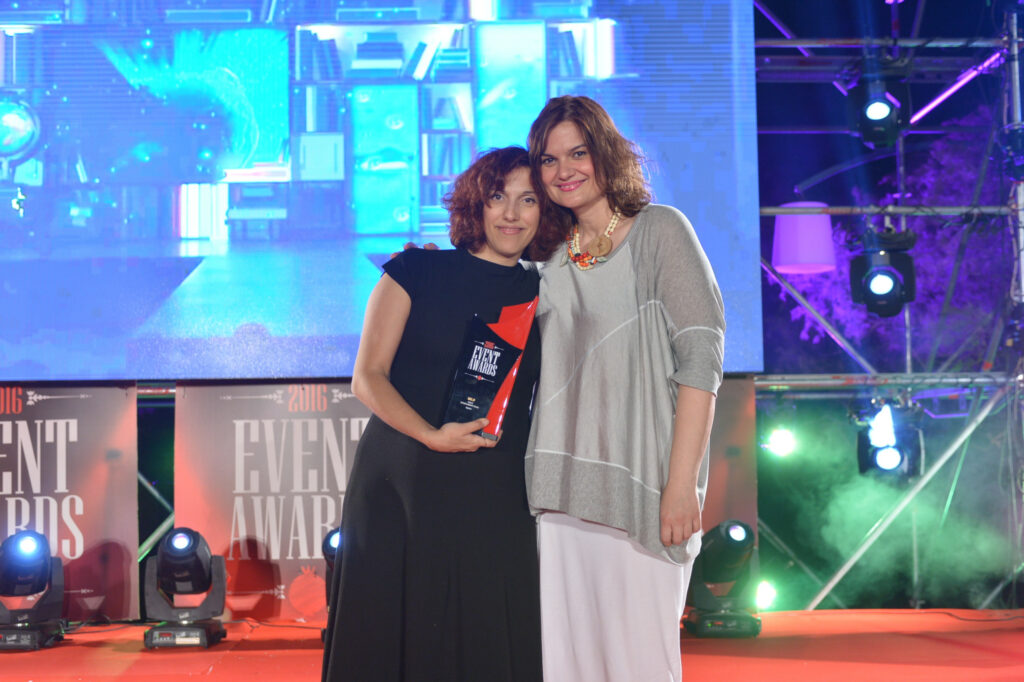 2 Βραβεία για τα Public στα Event Awards 2016! - Media